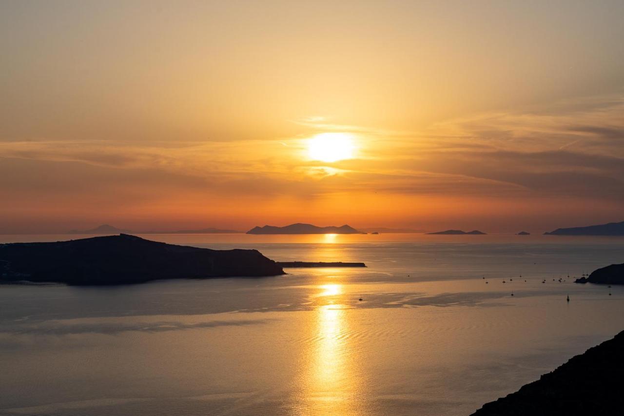 U & Me Suites Fira  Esterno foto