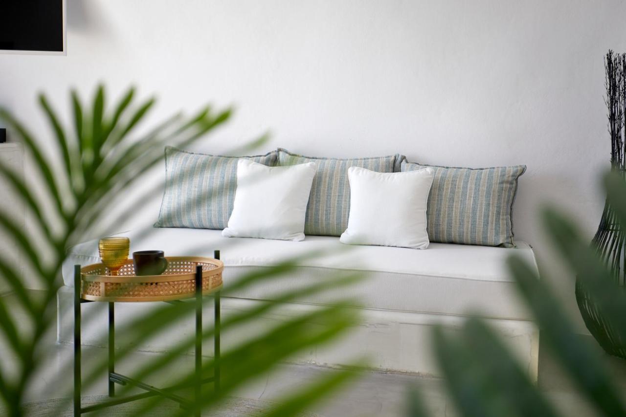 U & Me Suites Fira  Esterno foto