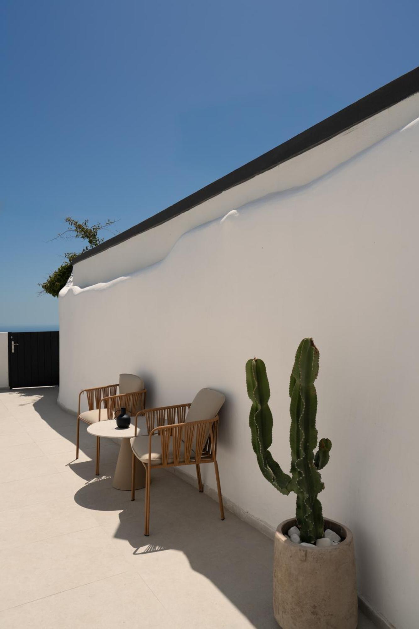 U & Me Suites Fira  Esterno foto